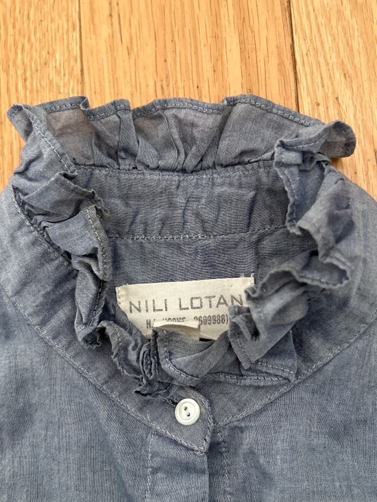 Nili Lotan Tops - 🩷 gorgeous Oxford blue button down with ruffle collar🩷